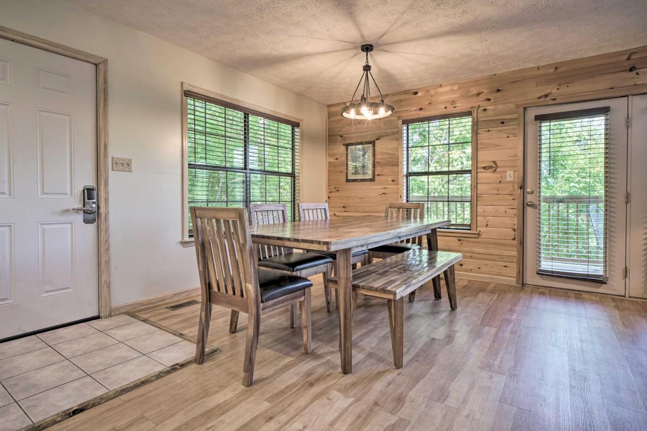 Rustic Pigeon Forge Home With Private Hot Tub! ภายนอก รูปภาพ