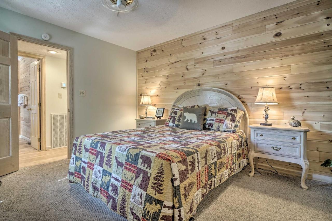 Rustic Pigeon Forge Home With Private Hot Tub! ภายนอก รูปภาพ