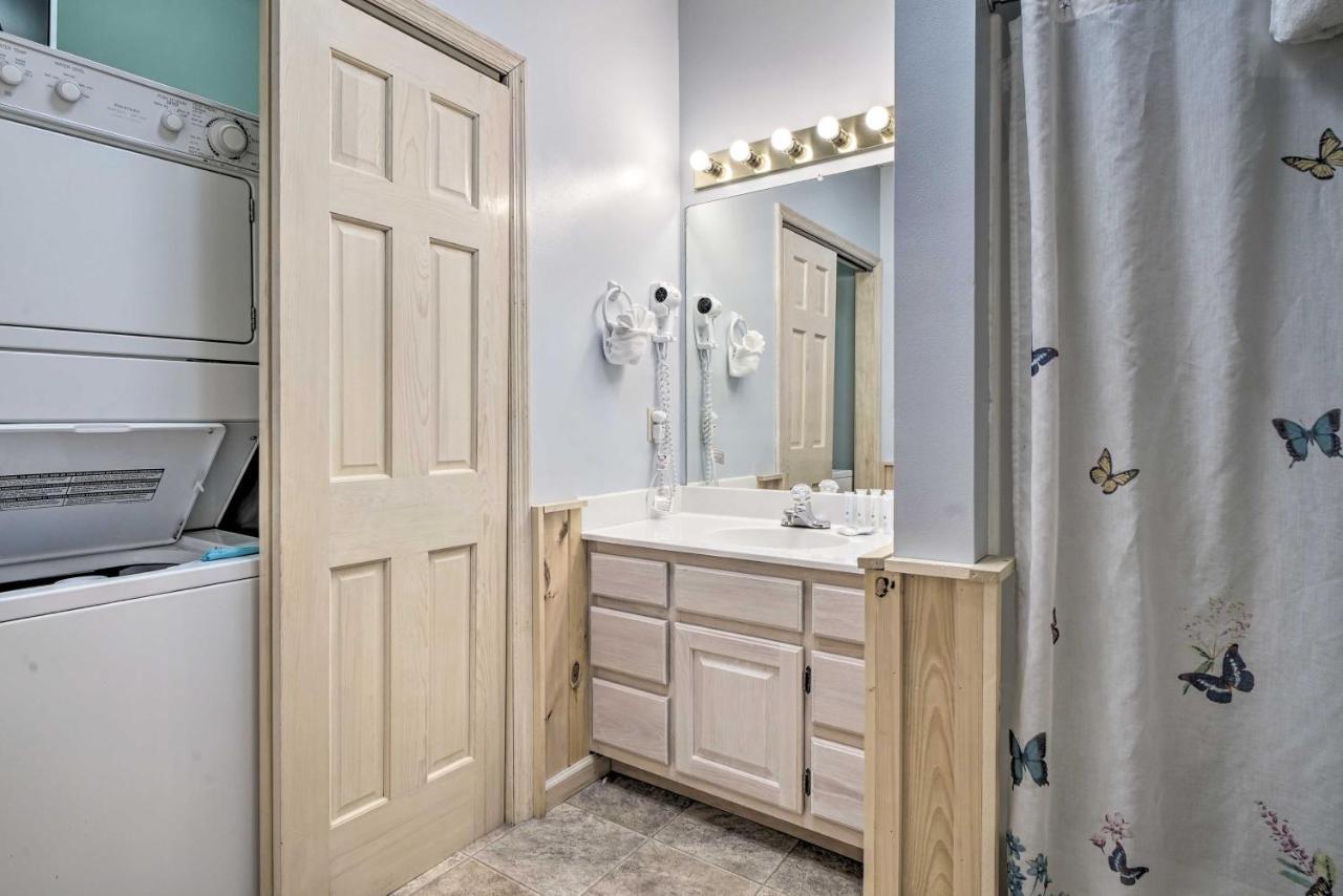 Rustic Pigeon Forge Home With Private Hot Tub! ภายนอก รูปภาพ